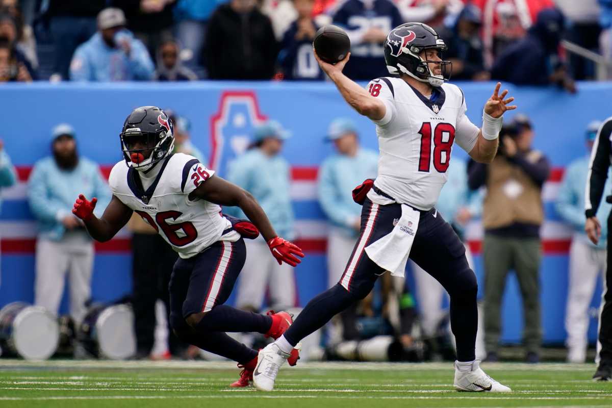 Houston Texans quarterback Case Keenum (18)